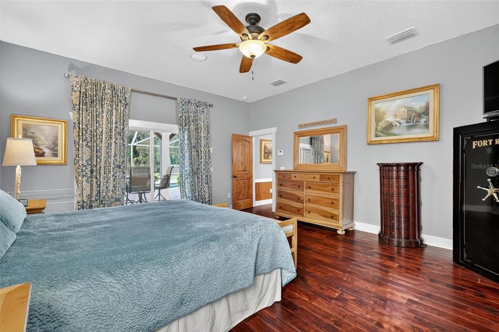 Под контрактом: $1,599,000 (3 спален, 4 ванн, 2496 Квадратных фут)