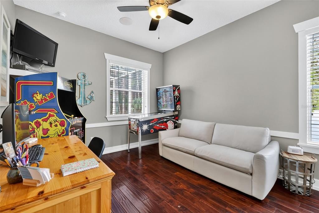 Под контрактом: $1,599,000 (3 спален, 4 ванн, 2496 Квадратных фут)