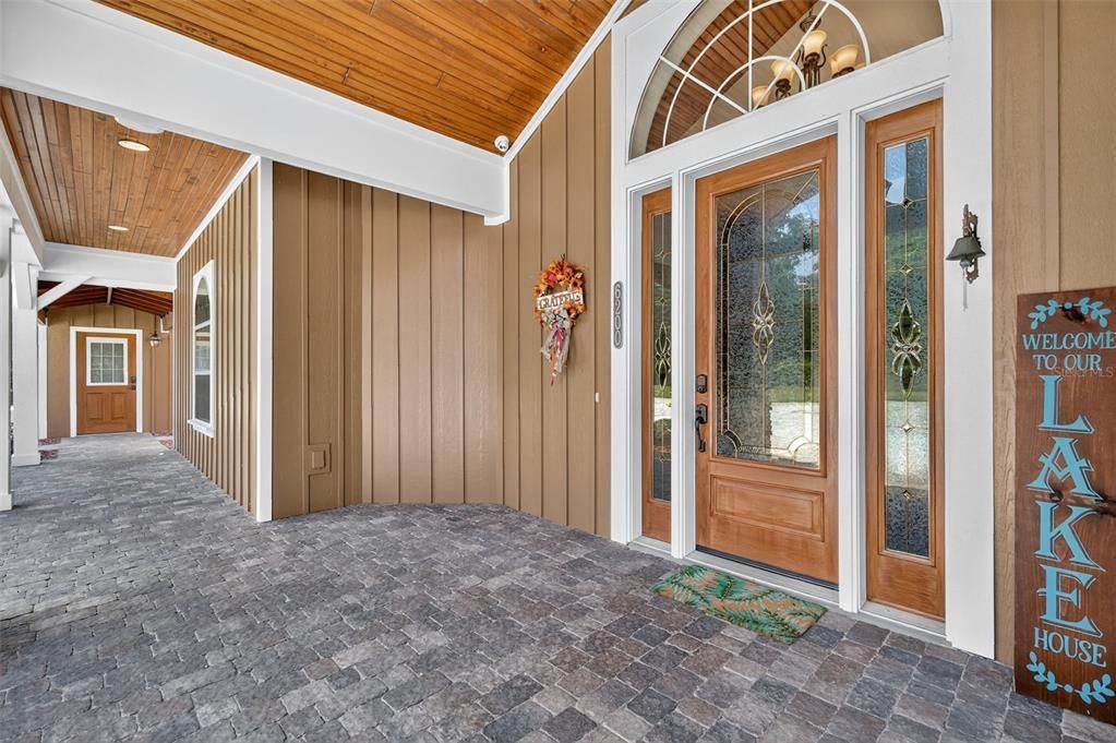 Под контрактом: $1,599,000 (3 спален, 4 ванн, 2496 Квадратных фут)