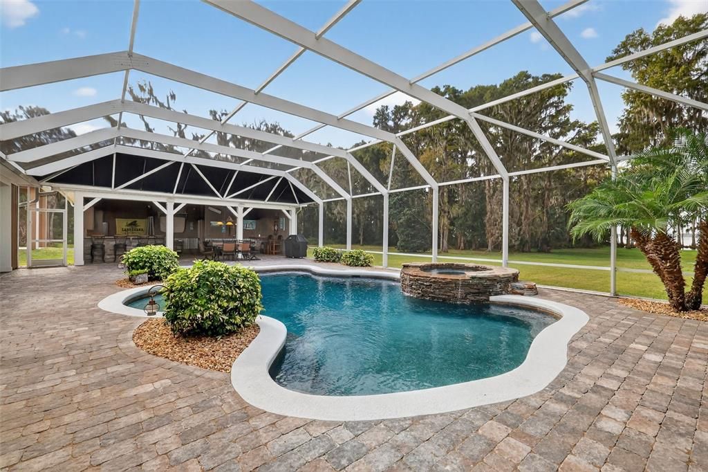 Под контрактом: $1,599,000 (3 спален, 4 ванн, 2496 Квадратных фут)