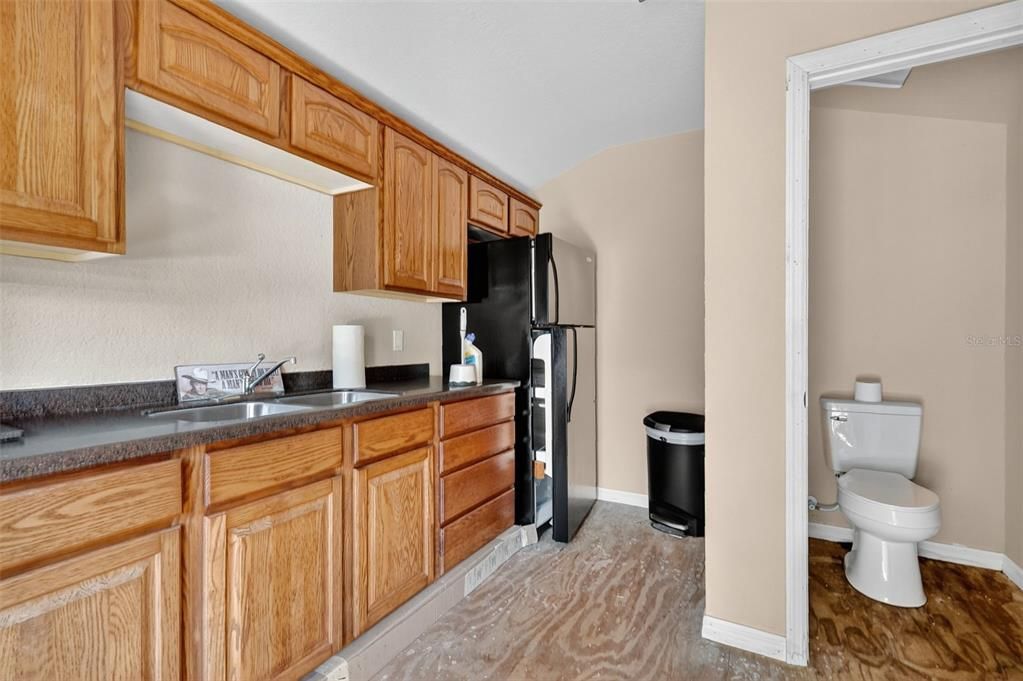 Под контрактом: $1,599,000 (3 спален, 4 ванн, 2496 Квадратных фут)