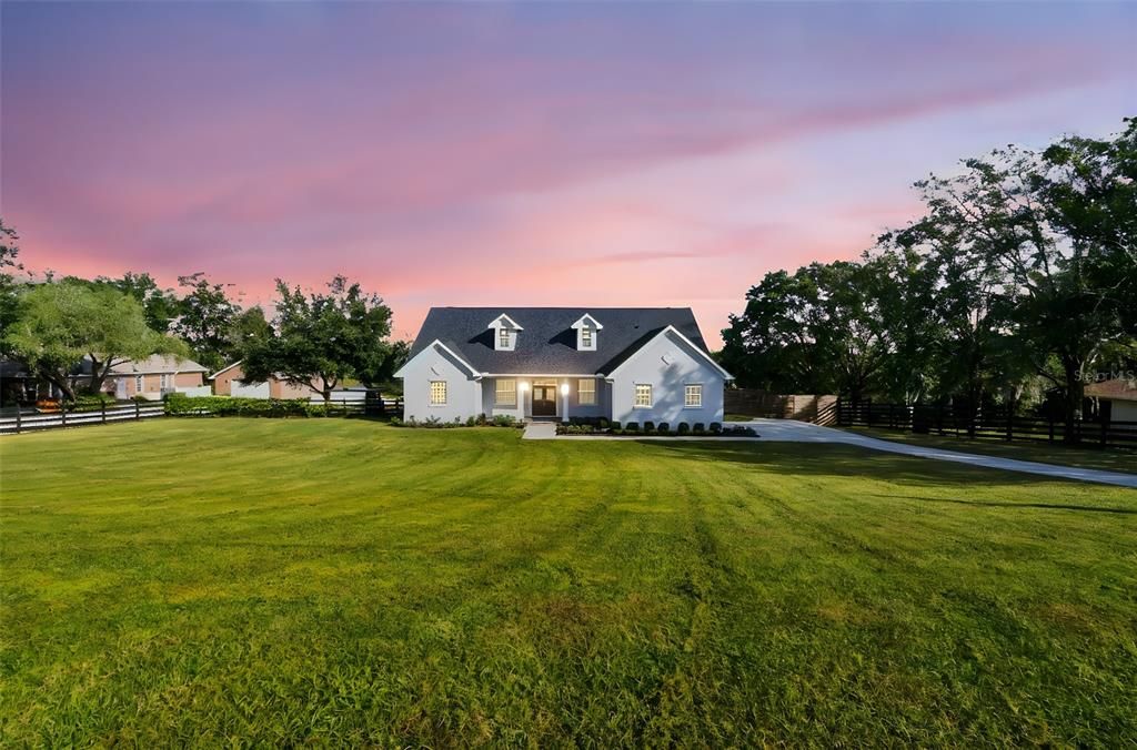 For Sale: $629,999 (3 beds, 2 baths, 2089 Square Feet)