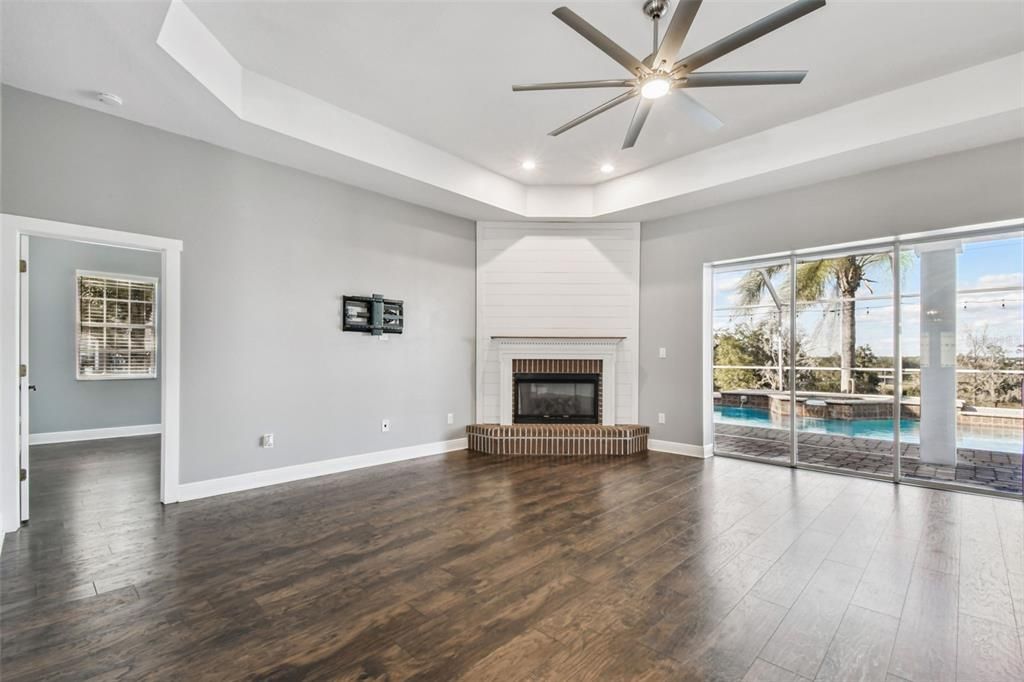 For Sale: $629,999 (3 beds, 2 baths, 2089 Square Feet)