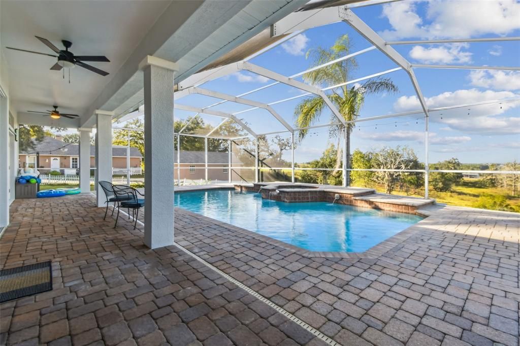 For Sale: $629,999 (3 beds, 2 baths, 2089 Square Feet)