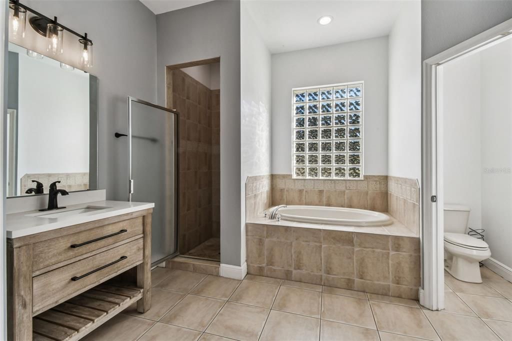 For Sale: $629,999 (3 beds, 2 baths, 2089 Square Feet)