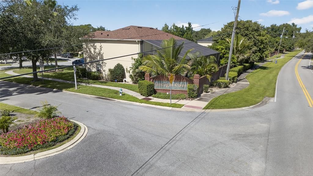 合同活跃: $249,000 (2.41 acres)