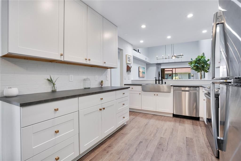 Active With Contract: $530,000 (3 beds, 2 baths, 1750 Square Feet)