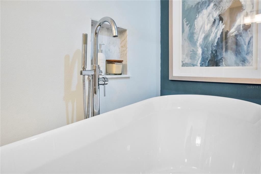 Active With Contract: $530,000 (3 beds, 2 baths, 1750 Square Feet)