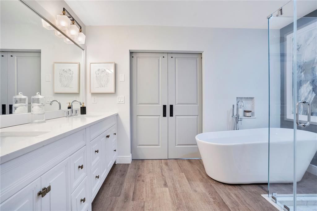 Active With Contract: $530,000 (3 beds, 2 baths, 1750 Square Feet)