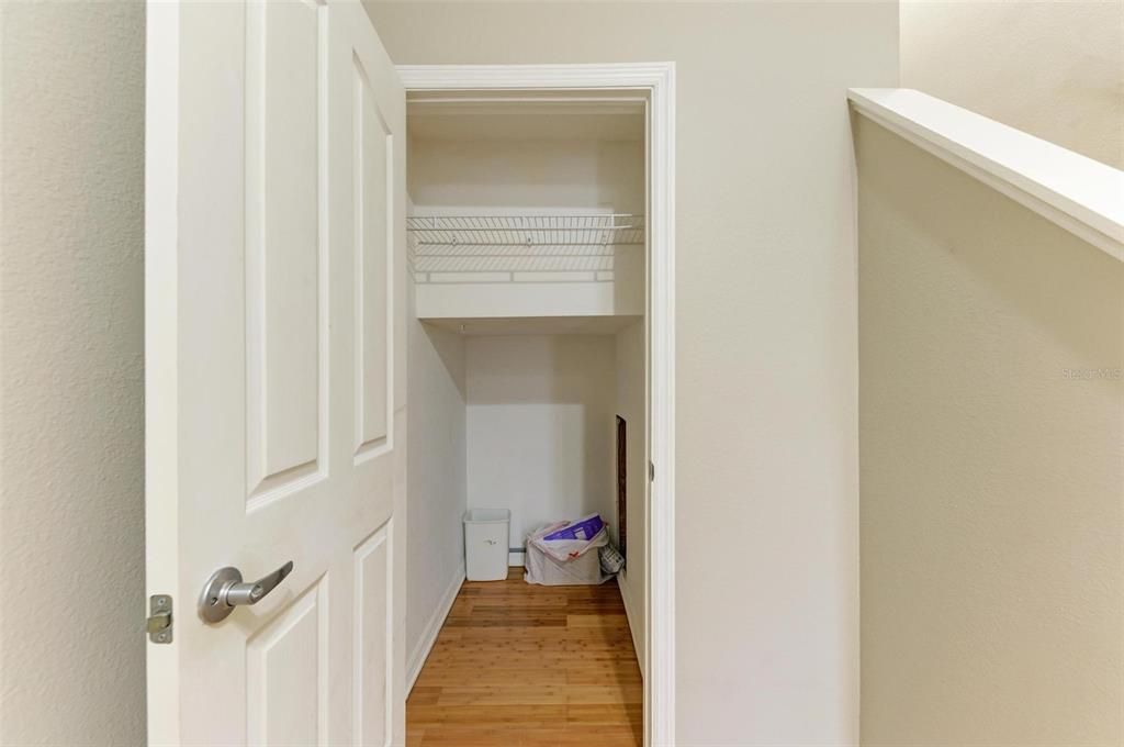 出租: $3,100 (3 贝兹, 2 浴室, 1714 平方英尺)