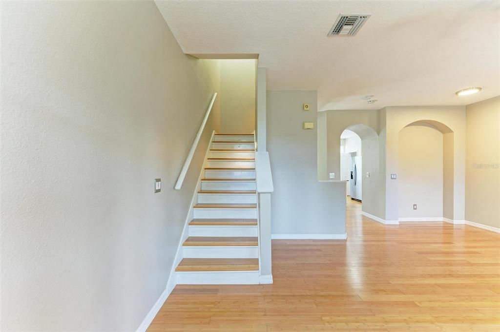 出租: $3,100 (3 贝兹, 2 浴室, 1714 平方英尺)