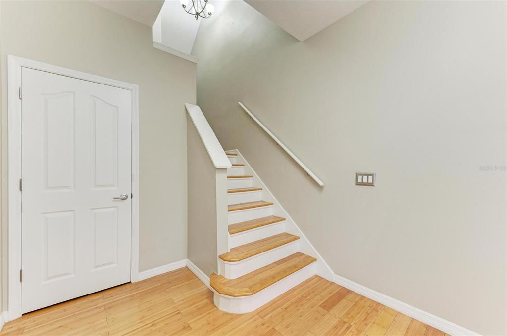 出租: $3,100 (3 贝兹, 2 浴室, 1714 平方英尺)