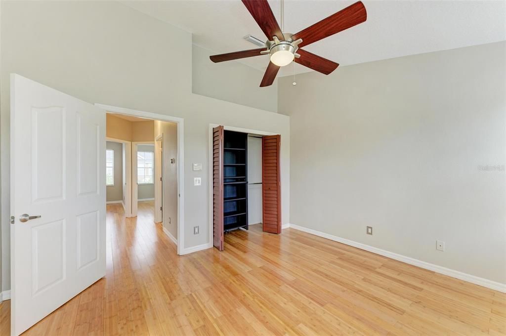 出租: $3,100 (3 贝兹, 2 浴室, 1714 平方英尺)