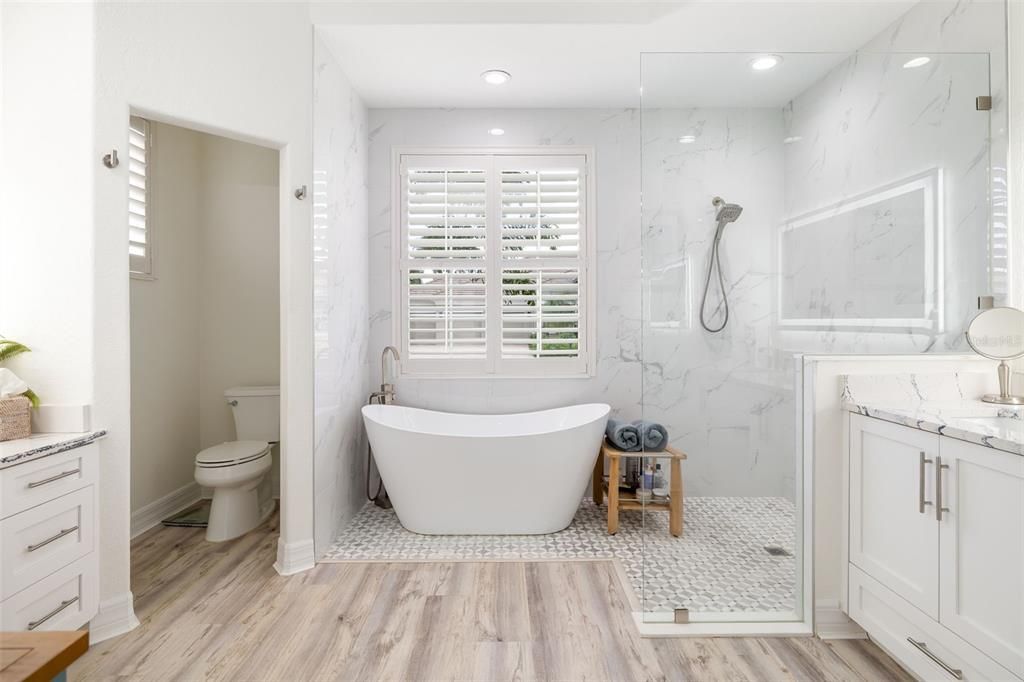 Под контрактом: $997,500 (4 спален, 3 ванн, 2660 Квадратных фут)