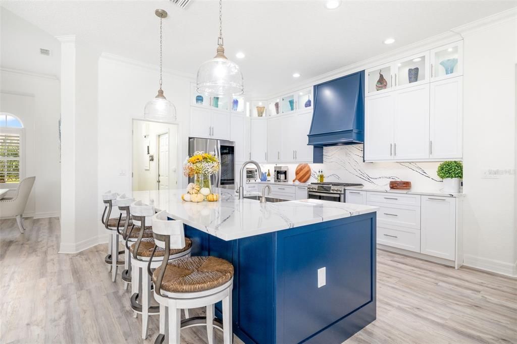 Под контрактом: $997,500 (4 спален, 3 ванн, 2660 Квадратных фут)