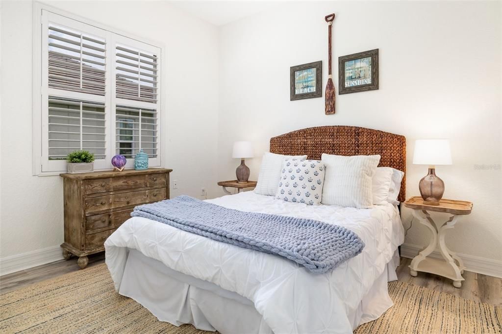 Под контрактом: $997,500 (4 спален, 3 ванн, 2660 Квадратных фут)