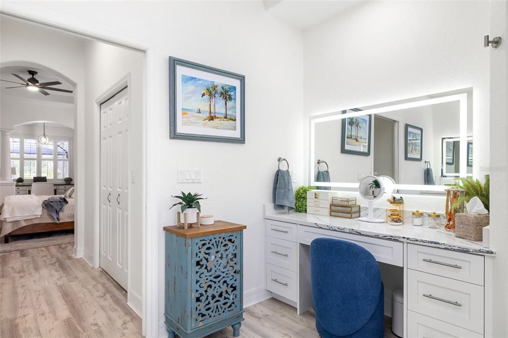 Под контрактом: $997,500 (4 спален, 3 ванн, 2660 Квадратных фут)