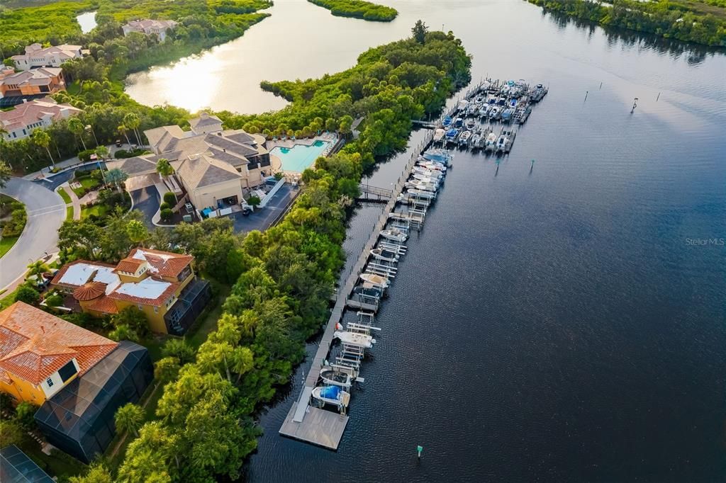 Под контрактом: $997,500 (4 спален, 3 ванн, 2660 Квадратных фут)