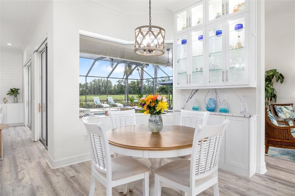 Под контрактом: $997,500 (4 спален, 3 ванн, 2660 Квадратных фут)