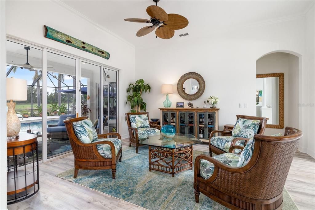 Под контрактом: $997,500 (4 спален, 3 ванн, 2660 Квадратных фут)