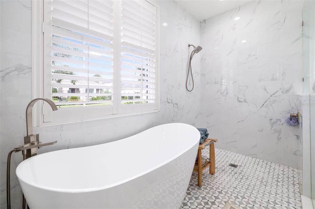 Под контрактом: $997,500 (4 спален, 3 ванн, 2660 Квадратных фут)