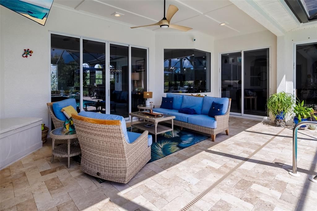 Под контрактом: $997,500 (4 спален, 3 ванн, 2660 Квадратных фут)