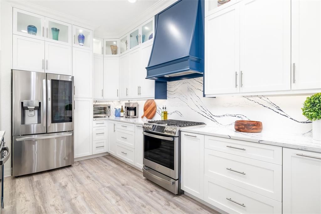 Под контрактом: $997,500 (4 спален, 3 ванн, 2660 Квадратных фут)