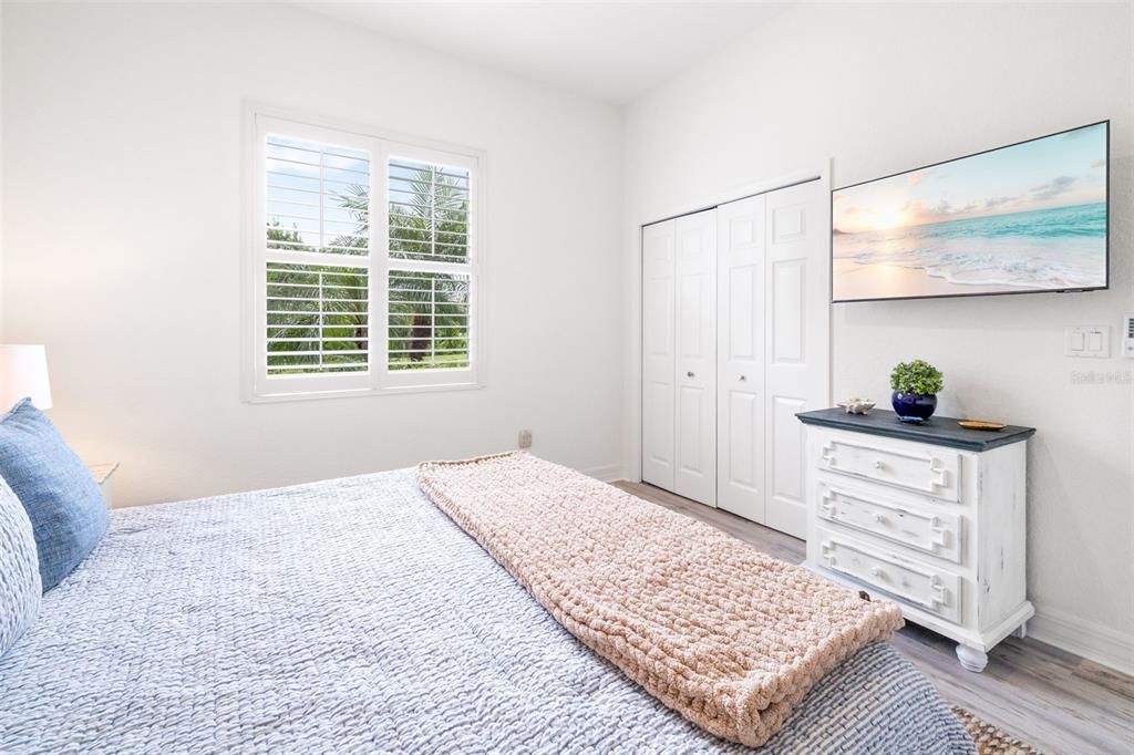 Под контрактом: $997,500 (4 спален, 3 ванн, 2660 Квадратных фут)