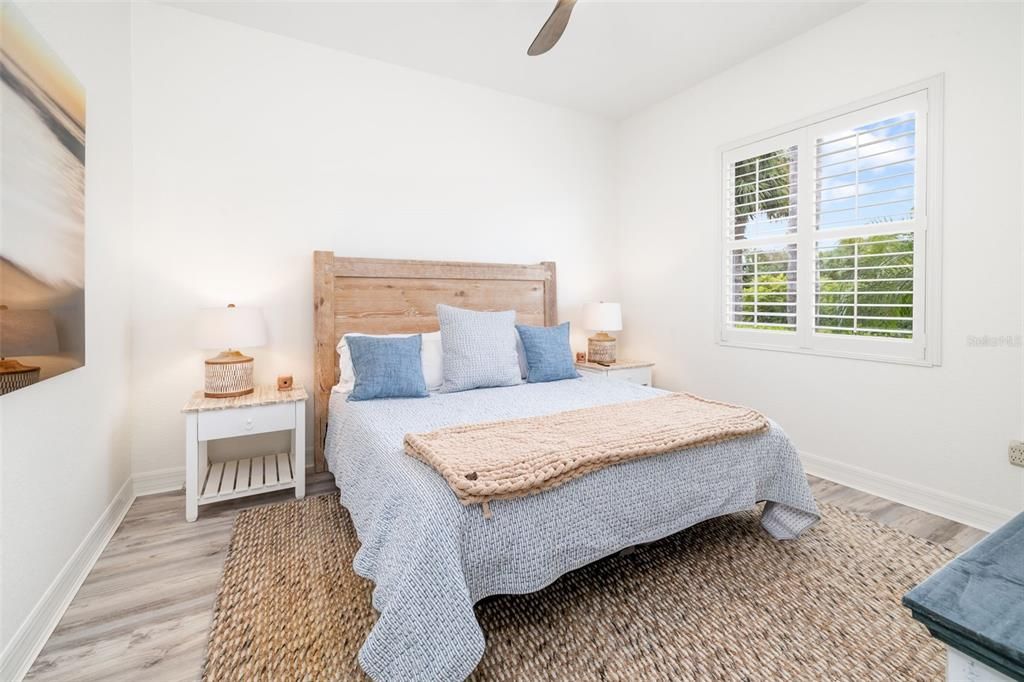 Под контрактом: $997,500 (4 спален, 3 ванн, 2660 Квадратных фут)