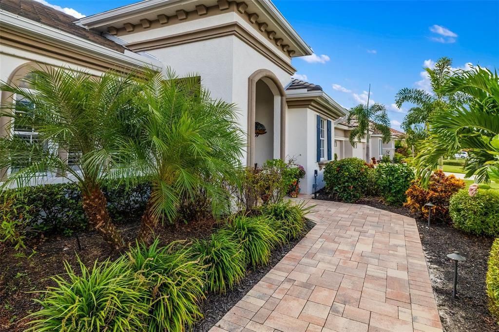 Под контрактом: $997,500 (4 спален, 3 ванн, 2660 Квадратных фут)