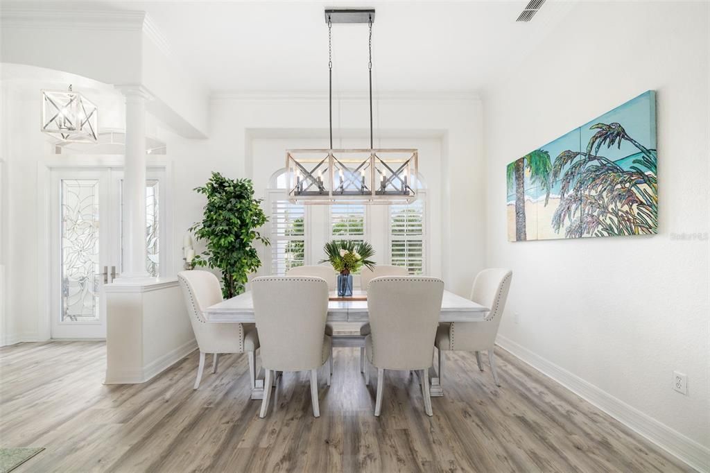 Под контрактом: $997,500 (4 спален, 3 ванн, 2660 Квадратных фут)