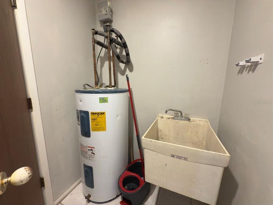 На продажу: $100,000 (3 спален, 2 ванн, 1725 Квадратных фут)