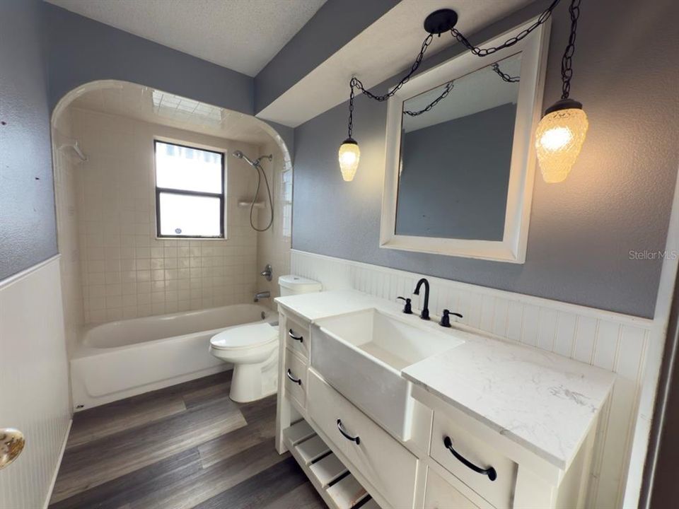 На продажу: $100,000 (3 спален, 2 ванн, 1725 Квадратных фут)