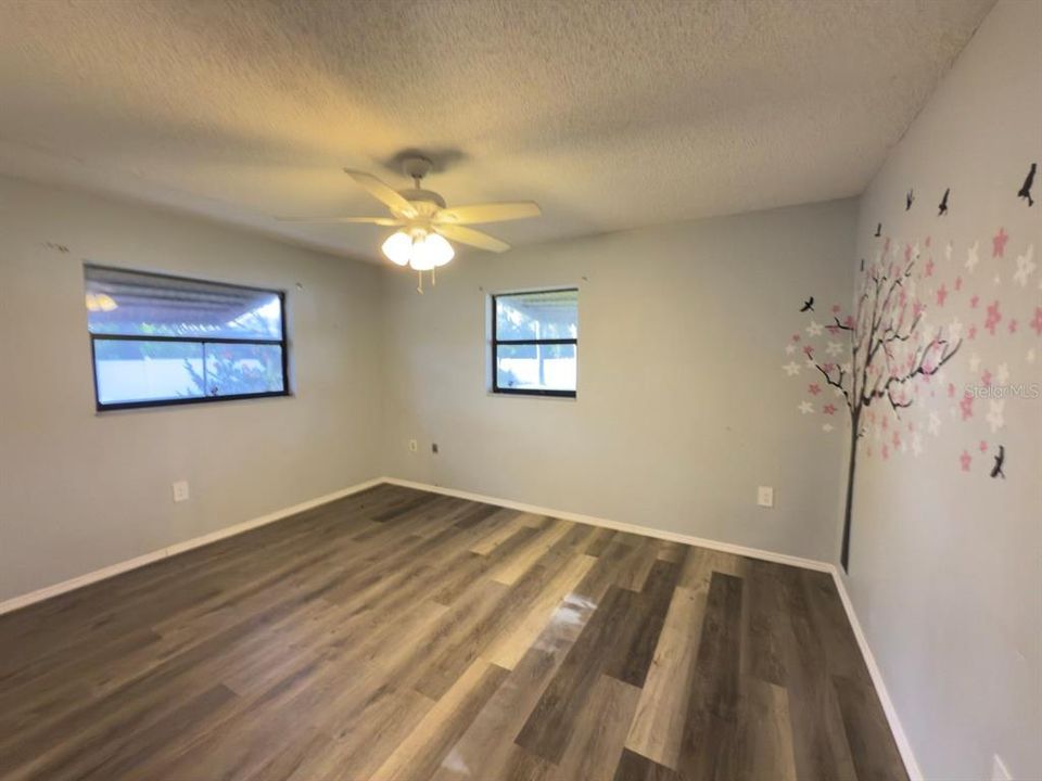 На продажу: $100,000 (3 спален, 2 ванн, 1725 Квадратных фут)