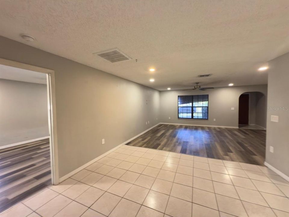 На продажу: $100,000 (3 спален, 2 ванн, 1725 Квадратных фут)