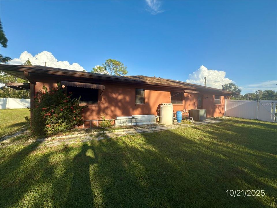 На продажу: $100,000 (3 спален, 2 ванн, 1725 Квадратных фут)