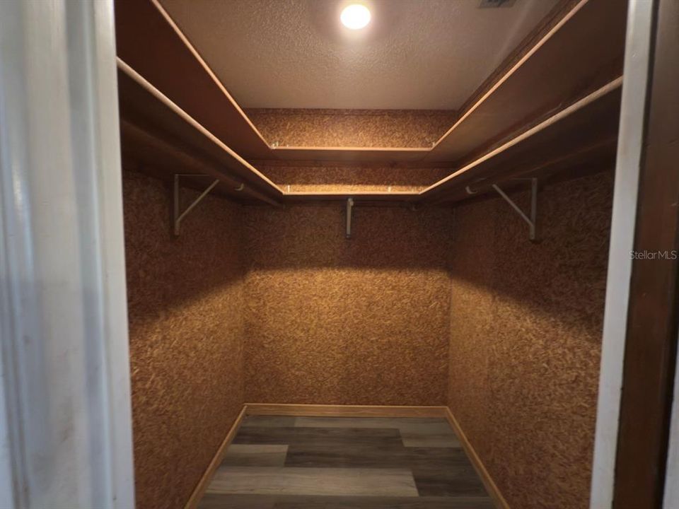 На продажу: $100,000 (3 спален, 2 ванн, 1725 Квадратных фут)