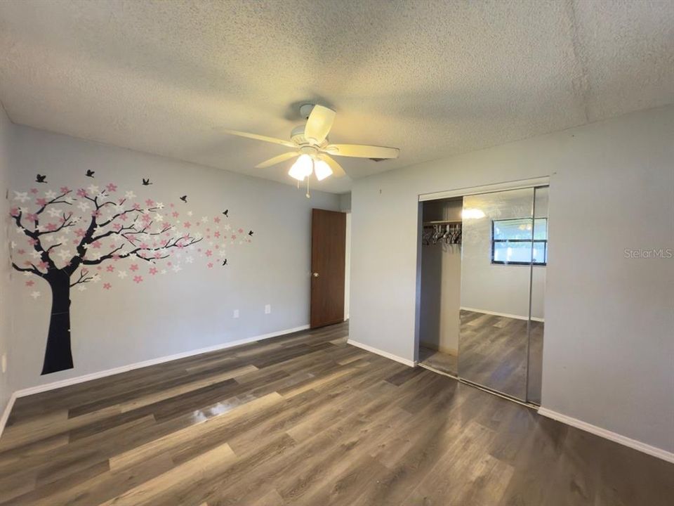 На продажу: $100,000 (3 спален, 2 ванн, 1725 Квадратных фут)