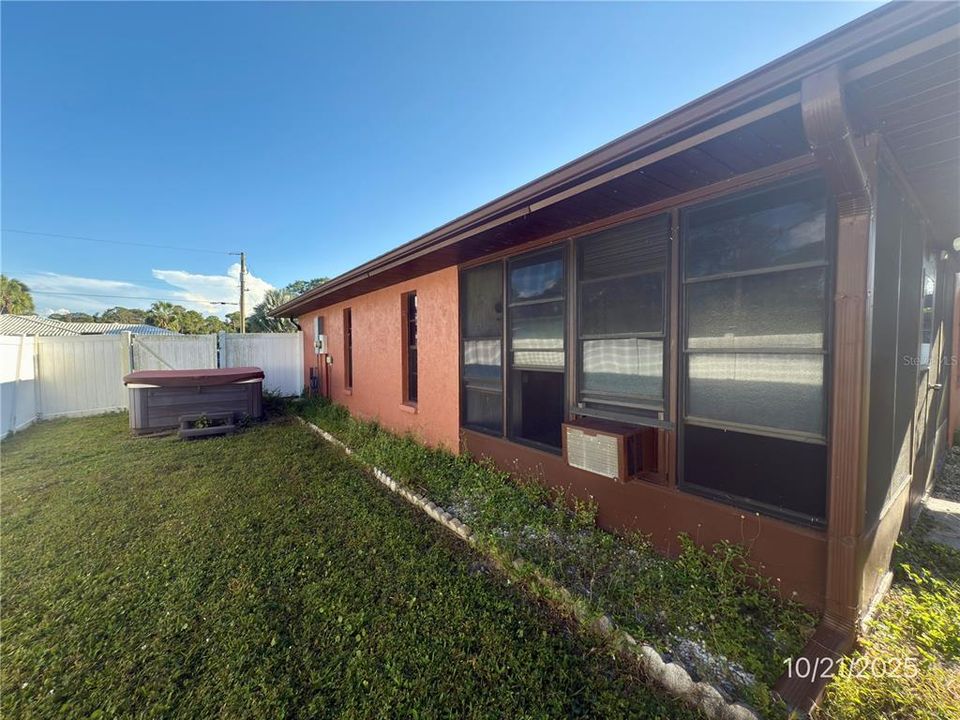 На продажу: $100,000 (3 спален, 2 ванн, 1725 Квадратных фут)