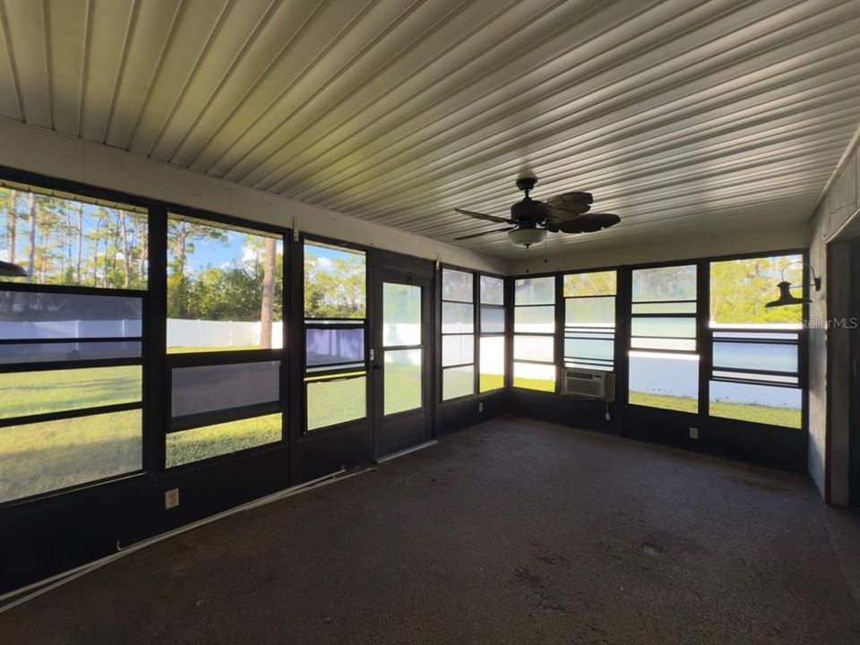 На продажу: $100,000 (3 спален, 2 ванн, 1725 Квадратных фут)