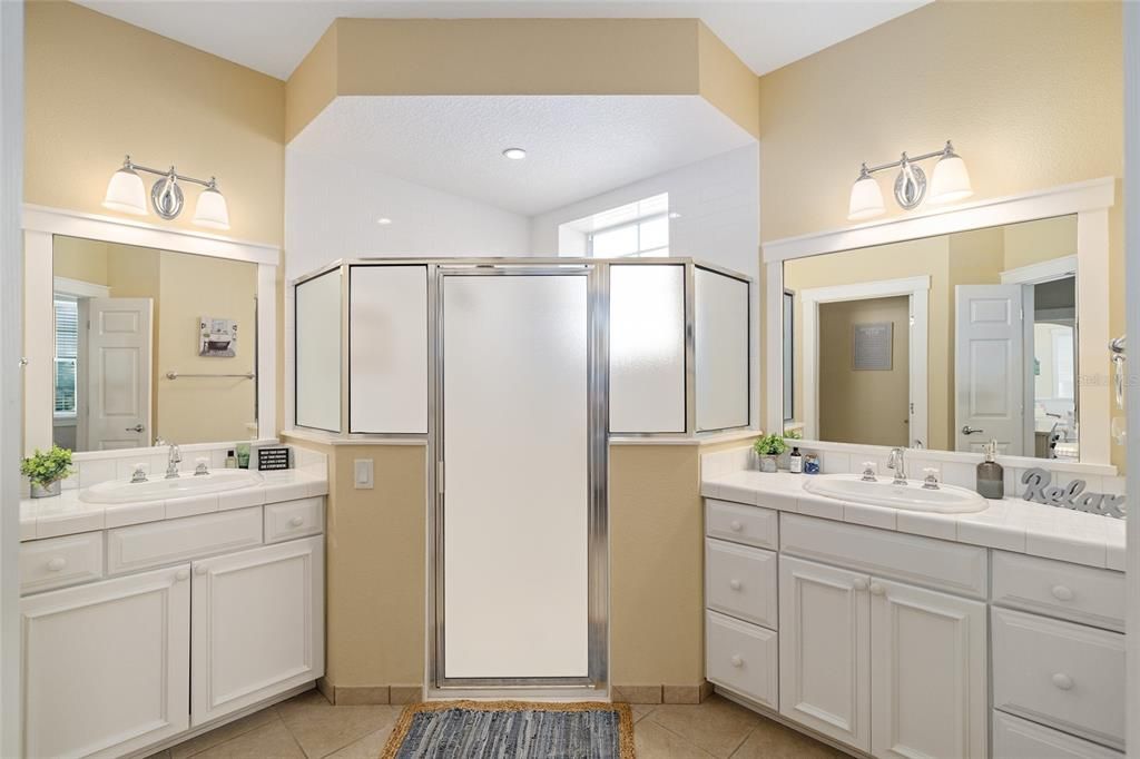 Active With Contract: $750,000 (3 beds, 2 baths, 1813 Square Feet)