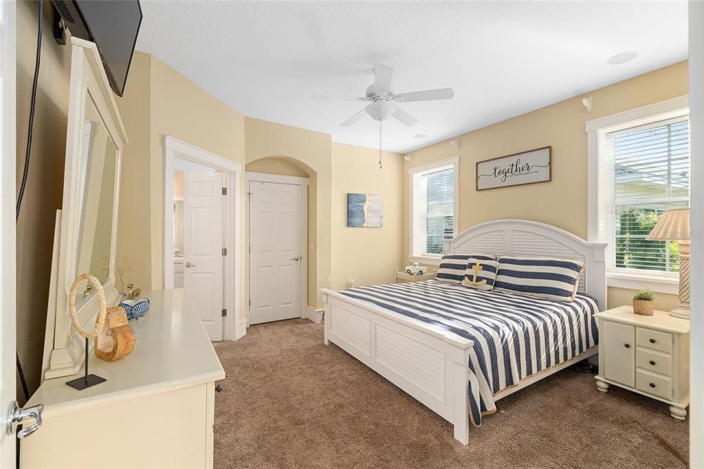 Active With Contract: $750,000 (3 beds, 2 baths, 1813 Square Feet)