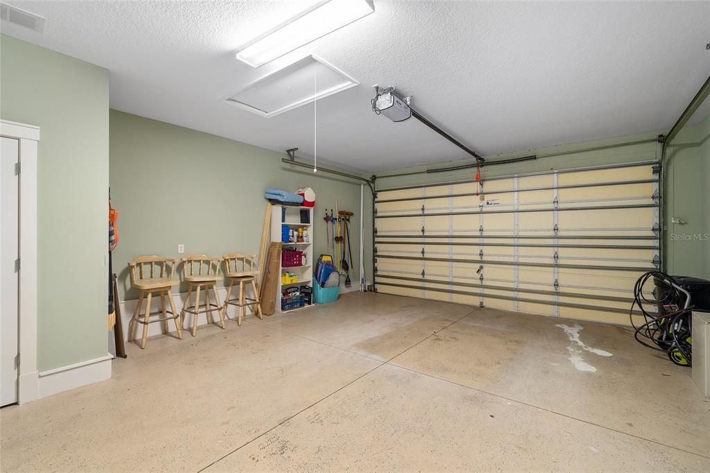 Active With Contract: $750,000 (3 beds, 2 baths, 1813 Square Feet)