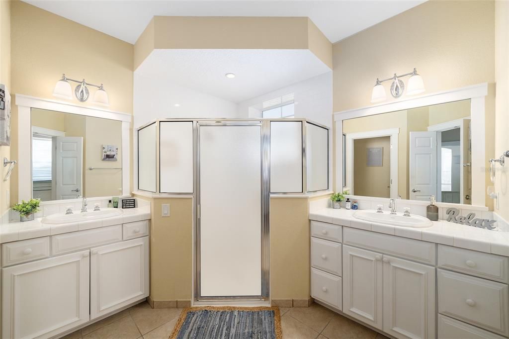 Active With Contract: $750,000 (3 beds, 2 baths, 1813 Square Feet)