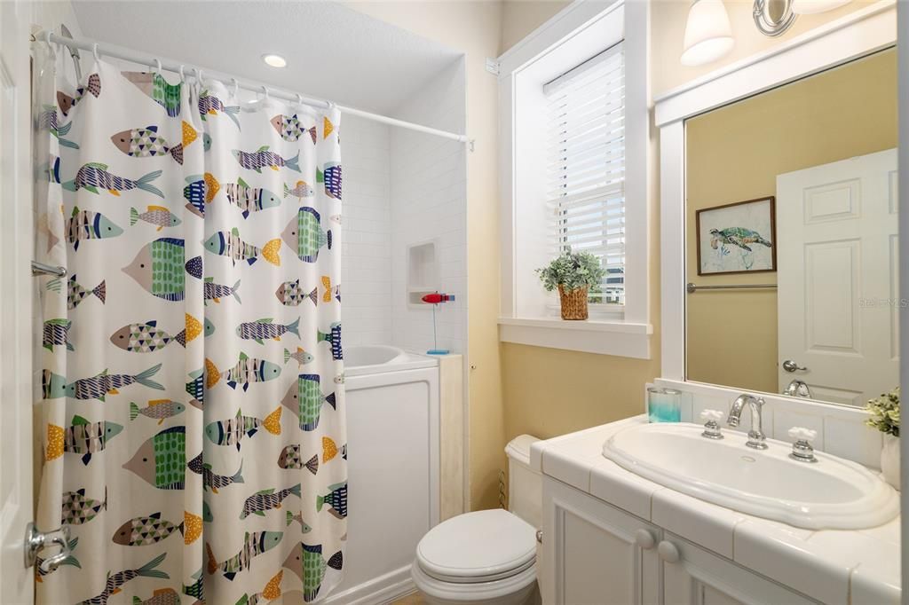 Active With Contract: $750,000 (3 beds, 2 baths, 1813 Square Feet)