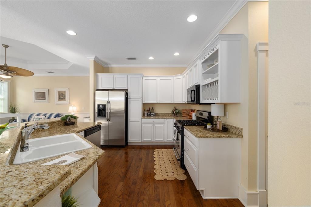 Active With Contract: $750,000 (3 beds, 2 baths, 1813 Square Feet)