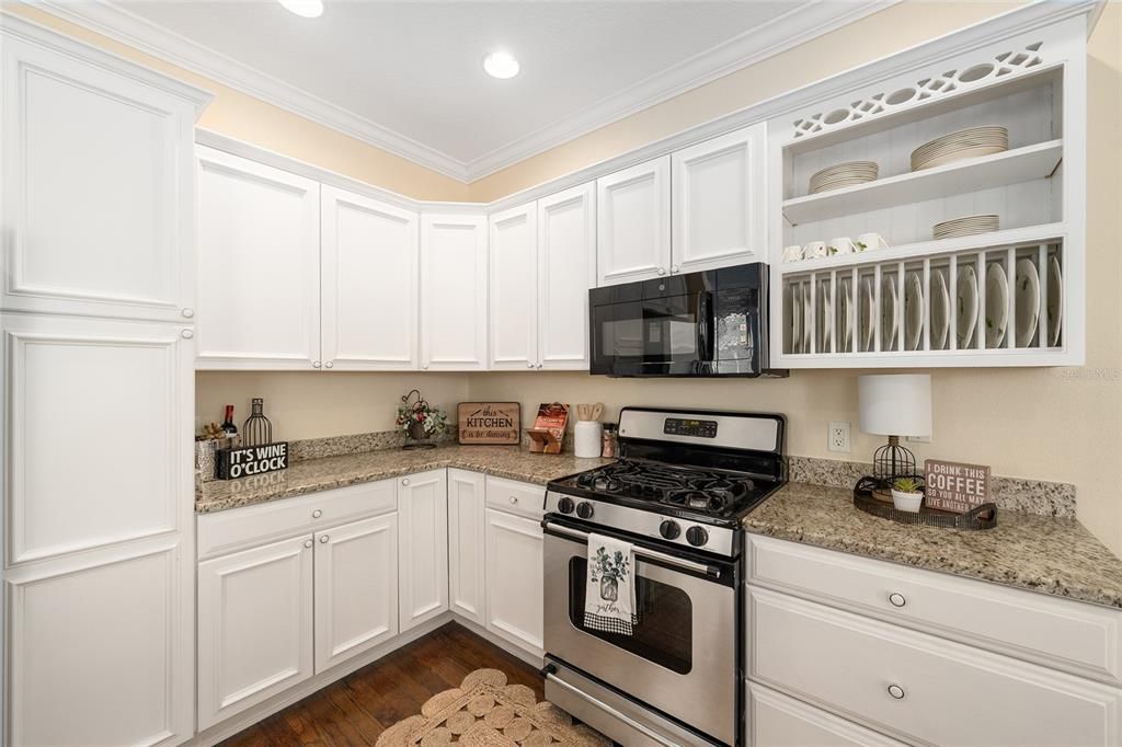 Active With Contract: $750,000 (3 beds, 2 baths, 1813 Square Feet)