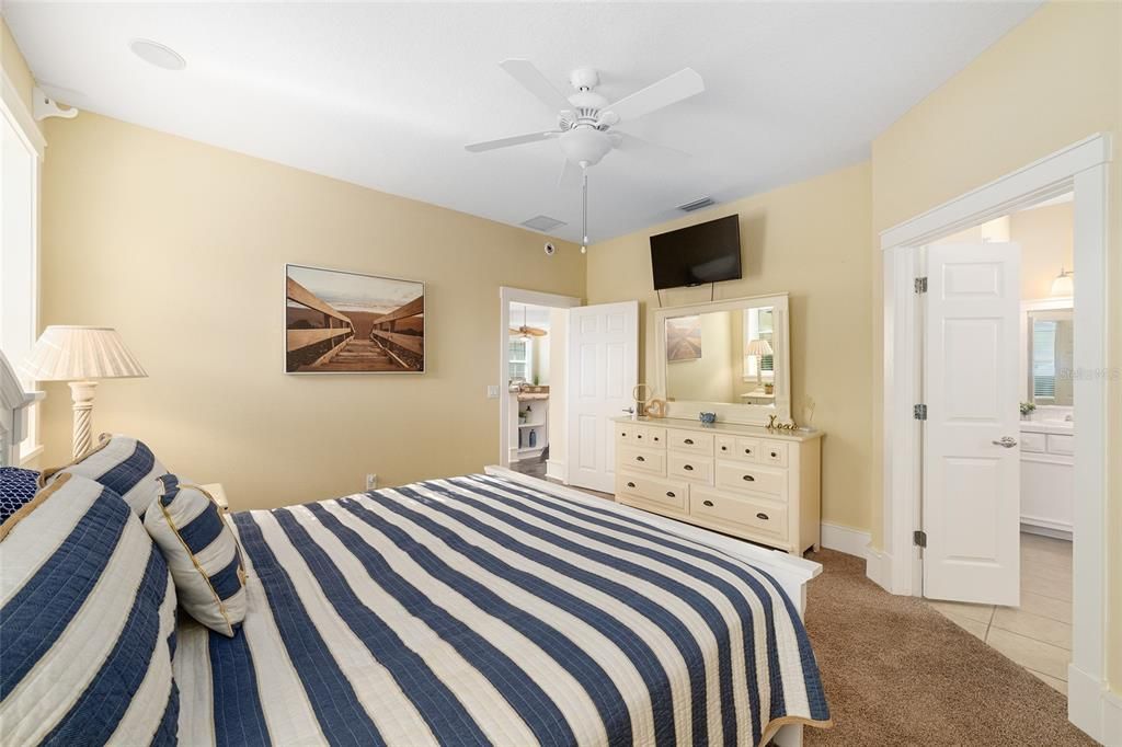 Active With Contract: $750,000 (3 beds, 2 baths, 1813 Square Feet)