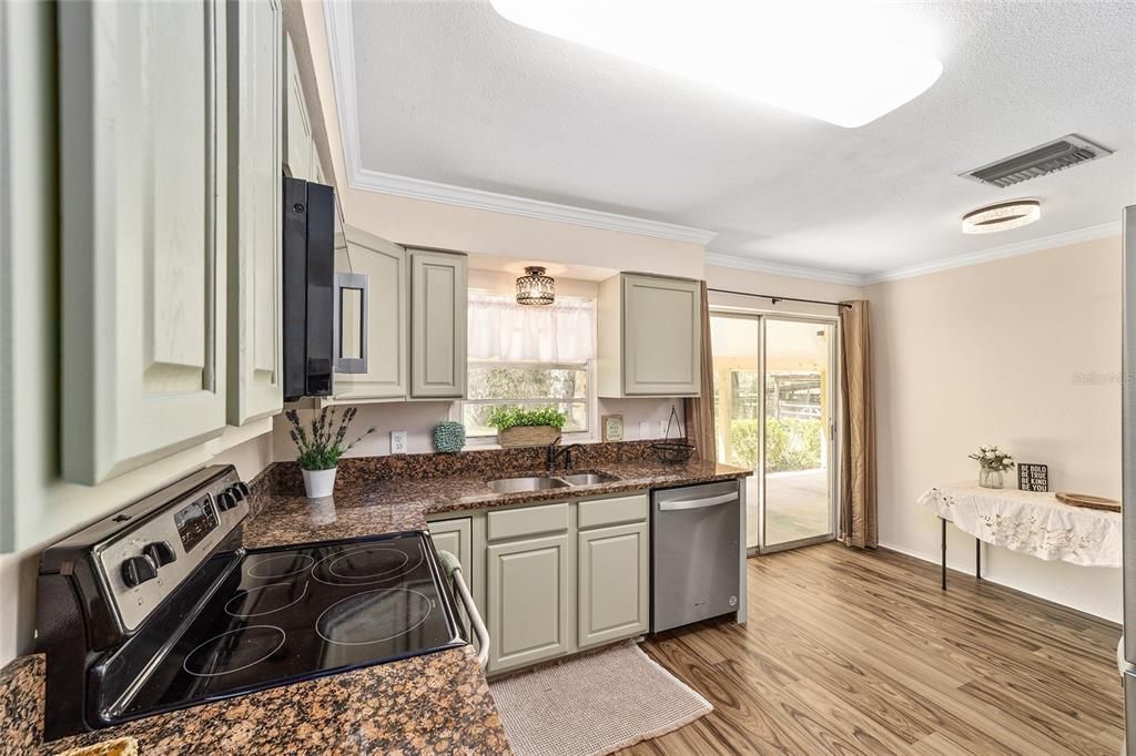 Activo con contrato: $249,900 (3 camas, 1 baños, 1469 Pies cuadrados)