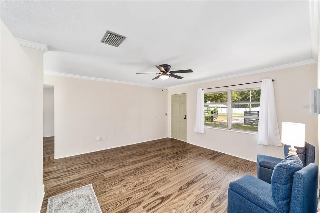 Activo con contrato: $249,900 (3 camas, 1 baños, 1469 Pies cuadrados)